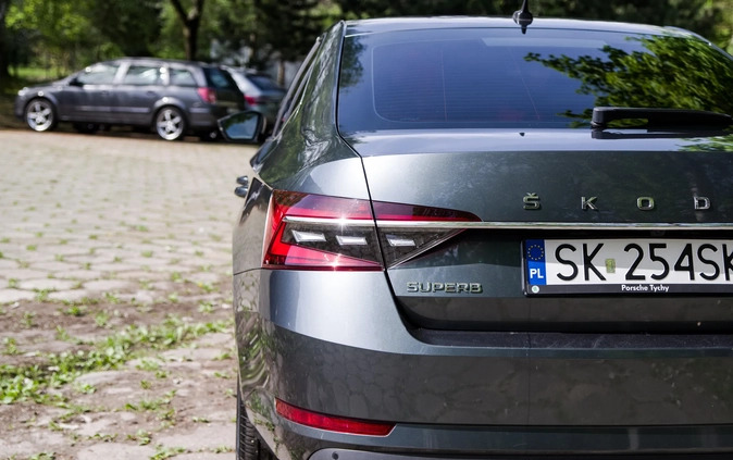 Skoda Superb cena 106899 przebieg: 59000, rok produkcji 2019 z Gozdnica małe 172